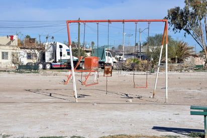 El único espacio público de la colonia ha sido olvidado de manera total por las últimas administraciones municipales. (EL SIGLO DE TORREÓN)