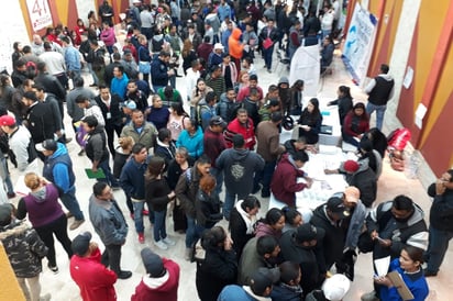 Empleo. Miles de personas acudieron a la primera Feria del Empleo que se organizó en San Pedro.