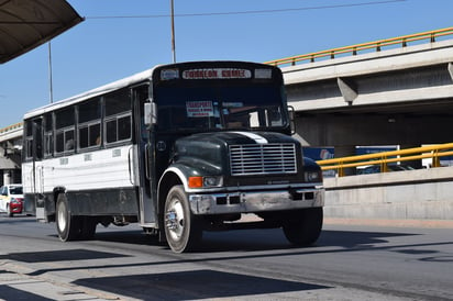 Las autoridades de transporte negaron que se vaya a aplicar otro aumento a las tarifas de autobuses y taxis. (EL SIGLO DE TORREÓN)