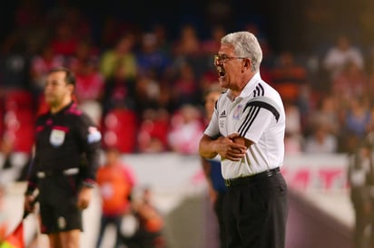 Ferretti celebró que el domingo pasado vencieron al Toluca en su propio estadio y aunque eso lo dejó tranquilo, es necesario hacer ajustes porque las formas lo dejaron disconforme. (ARCHIVO)