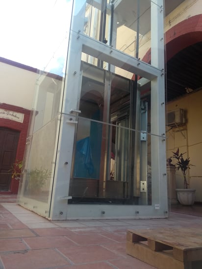 La obra del nuevo elevador de la presidencia inició en junio del año pasado y en octubre se había solicitado una prórroga. (EL SIGLO DE TORREÓN)