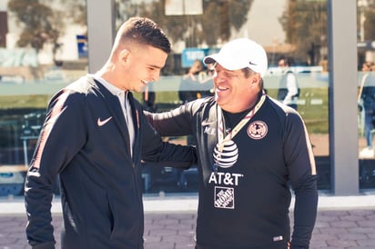 El atleta arribó en las primeras horas de hoy a la Ciudad de México y fue a las instalaciones de Coapa, donde ya tuvo una primera plática con el entrenador. (Especial)