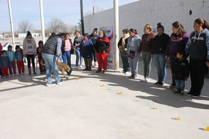 El Instituto de la Mujer realizan pruebas gratuitas de detección de células  cancerígenas a través del olfato canino, esto en ejidos de Gómez Palacio. (EL SIGLO DE TORREÓN)