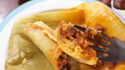 El sabor del tamal mexicano evoluciona en Tijuana con tamales tradicionales y gourmet de vino, fruta, carne, veganos, mango con tequila y nuez, higo con queso de cabra, manzana y arándanos con toque de ron, y plátano flameado al coñac.  (NOTIMEX) 