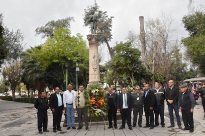 Conmemoran la Constitución de 1917, misma que refrendó la división de poderes en Ejecutivo, Judicial y Legislativo. (EL SIGLO DE TORREÓN)