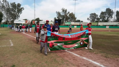 Se celebró la ceremonia inaugural ante una buena asistencia de espectadores en el estadio Gómez Palacio. (EL SIGLO DE TORREÓN)