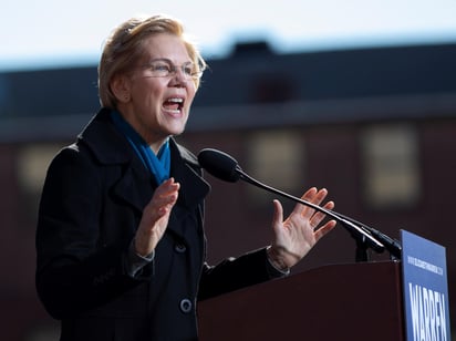 Responde. Elizabeth Warren ha sido blanco frecuente de las críticas de Donald Trump. (EFE)