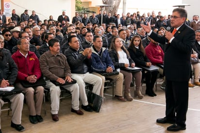 Visita. El líder del SNTE realizó en recientes días una gira por el estado de Coahuila. (CORTESÍA)