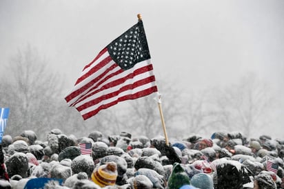 Los residentes del noroeste de Estados Unidos que aún se recuperan de una tormenta invernal se preparan para la llegada de más nieve. (EFE)