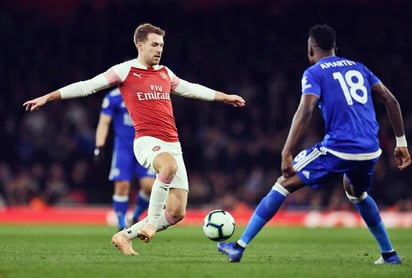 El galés Aaron Ramsey, del Arsenal, durante el partido ante Leicester City. (Especial)