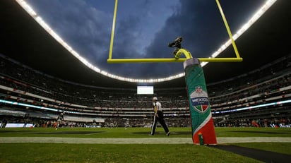 En México se jugó el primer Monday Night y luego del bochorno del año pasado, el Estadio Azteca podría ser sede del primer encuentro de Thursday Night que no se lleve a cabo en territorio estadounidense. (ARCHIVO)