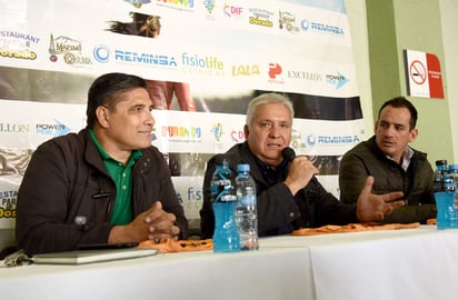 El anuncio fue realizado por Luis Iglesias Montes, del comité organizador de la prueba; Alfredo Alemán Baños, de Carreras Laguna. (EL SIGLO DE TORREÓN)