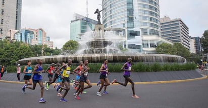 'En el Maratón de la Ciudad de México seguimos avanzando. Tenemos una sorpresa para este evento y sí, se mantendrá la etiqueta oro. Por el momento las fechas se mantienen iguales, tal como el recorrido', señalo Dosal Ulloa en las instalaciones de la Comisión de Cultura Física y Deporte. (ARCHIVO)