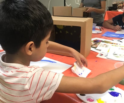 Creatividad. Este tipo de actividades están pensadas para que los más pequeños aprendan diferentes técnicas artísticas. (CORTESÍA)