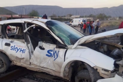 Por intentar ganarle el paso al tren, conductor de auto sufre graves lesiones. Fue traslado al hospital con un traumatismo de cráneo.