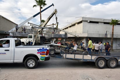 Plazas y Mercados empezó el retiro de 99 módulos de lámina del paseo peatonal Cepeda-Valdez Carrillo. (EL SIGLO DE TORREÓN)