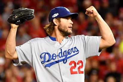 Kershaw, que cumplirá 31 años el mes que viene, se prepara para su duodécima temporada en las Mayores tras tres años sucesivos recortados por las lesiones. (ARCHIVO)