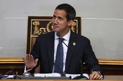 Avanza. Guaidó y diputados dieron su aval ayer. (EFE)