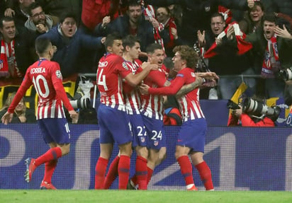 El conjunto rojiblanco irá con ventaja a la vuelta en Italia, prevista para el 12 de marzo, pero no podrá contar en ese partido ni con el delantero hispanobrasileño Diego Costa, sorpresa de la alineación inicial rojiblanca que recibió tarjeta amarilla, ni el ghanés Thomas Partey por el mismo motivo. (EFE)