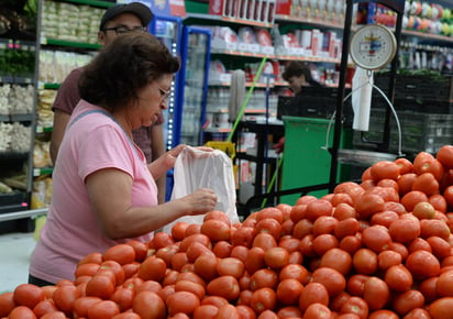 Las 21 instituciones financieras mantuvieron un promedio de 3.70 por ciento en su previsión inflacionaria para el 2020. (ARCHIVO)