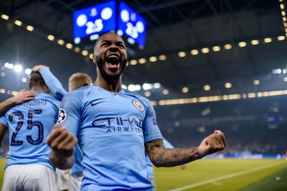 Raheem Sterling marcó al minuto 90, el tercer tanto en la victoria del City 3-2 sobre Schalke 04. (Especial)