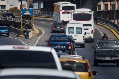 Obligó a los dirigentes a bajarse de los autobuses y sostener un breve enfrentamiento con los uniformados. (EFE)