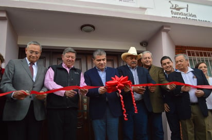 Miguel Riquelme Solís atestiguó el corte de listón tras la renovación de centro cultural Lily y Edilberto Montemayor.