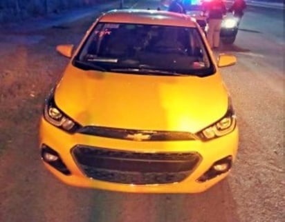 El auto fue localizado abandonado sobre el bulevar Rebollo Acosta y circuito Los Álamos, de Gómez Palacio. (EL SIGLO DE TORREÓN)