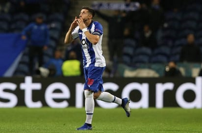 Héctor Herrera selló la victoria de los dragones. (ESPECIAL)