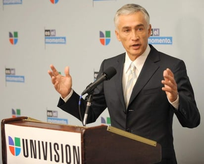 De acuerdo con información de la misma cadena, Jorge Ramos se encontraba realizando una entrevista a Maduro, sin mebargo, tras una serie de cuestionamientos, Maduro obligó a detener la grabación, así como decomisar los equipos y retener a los comunicadores. (ESPECIAL)