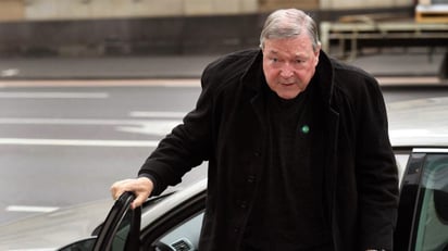 Pell, el religioso de más alto rango de la iglesia católica australiana, violó a un niño de un coro de 13 años en la década de 1990 y molestó sexualmente a otro de la misma edad en el prestigioso colegio St. Kevins. (ESPECIAL)