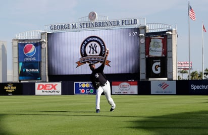 El relevista Aroldis Chapman de los Yanquis de Nueva York durante un entrenamiento de pretemporada en Tampa, Florida.