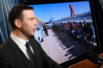 El comisionado de la Oficina de Aduanas y Protección Fronteriza de Estados Unidos, Kevin McAleenan, dio ayer una conferencia de prensa en Washington. (AP)