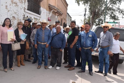 Se mencionó que ya se acudió a la Ciudad de México para exponer los temas, a fin de que después de muchos años se les dé respuesta y la instrucción fue que se reunieran en Torreón. (EL SIGLO DE TORREÓN)