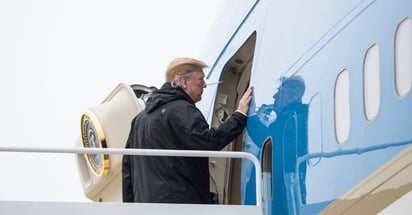 'Vimos cosas que no creerían”, afirmó Trump, quien primero examinó el área en helicóptero antes de llegar con la primera dama Melania Trump a Beauregard, que padeció lo peor de la tormenta, y comenzar a reunirse con las víctimas. (ARCHIVO)