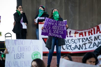 Mujeres de todas las edades, condiciones sociales y pensamientos ideológicos salieron a las calles a manifestar sus ideas en el marco del Día Internacional de la Mujer.