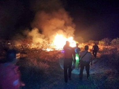 El incendio duró por lo menos dos días, pero fue hasta ayer en la noche cuando estuvo cerca de llegar al ejido. (EL SIGLO DE TORREÓN)