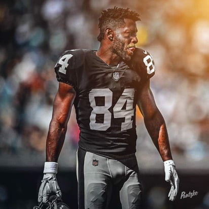 A través de su cuenta personal de Twitter, Antonio Brown dio a conocer que es nuevo jugador de los Raiders de Oakland con una foto editada. (Especial)