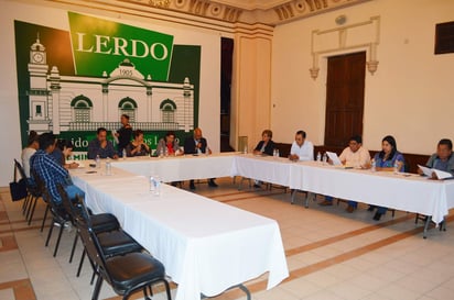 Pedro Amador Castro, diputado local por Lerdo, dijo que la iniciativa se la hicieron llegar ciudadanos de este municipio, que desean que exista una mayor injerencia en los asuntos de interés público. (ARCHIVO) 