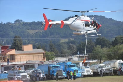  La Secretaría de Protección Civil de Veracruz informó que continúan las labores de los elementos de los tres niveles de gobierno, para sofocar el incendio que se registra desde el pasado lunes en la zona forestal del municipio de Las Vigas. (NOTIMEX)