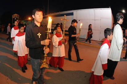 Tradición. La Procesión del Silencio en Viesca es esperada por muchos fieles año tras año. (ARCHIVO)