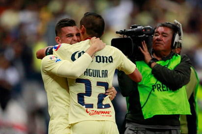 El delantero chileno Nicolás Castillo, apenas al minuto tres, y el colombiano Andrés Ibargüen, al 50, lograron las anotaciones del triunfo 'azulcrema', segundo consecutivo en esta misma semana, pero ahora en el estadio Akron, que despidió con abucheos al conjunto de casa. (JAMMEDIA)