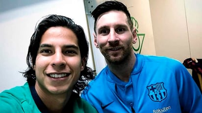 Diego Lainez no dudó en tomarse una foto con el astro argentino. (ESPECIAL) 