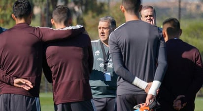 El “Tri” se alista para enfrentar al conjunto de Chile el viernes en el estadio SDCCU, en lo que será su primer cotejo bajo el mando del “Tata” Martino. (ESPECIAL) 
