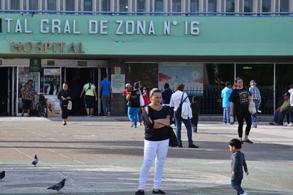 El joven de 27 años de edad falleció mientras recibía atención médica en la clínica 16 del Seguro Social.