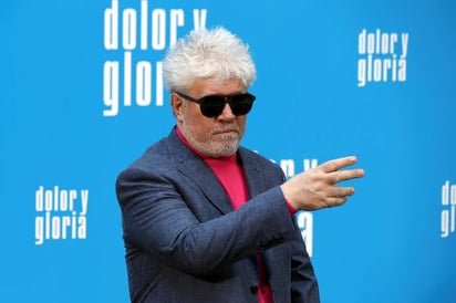 En la pantalla grande. El cineasta español, Pedro Almodóvar, asegura que su más reciente película, Dolor y Gloria, es la cinta que más lo representa íntimamente, el largometraje se estrena este viernes en España, aún no hay fechas para América Latina. (ARCHIVO)