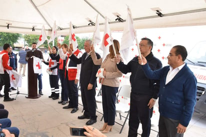 En la Plaza Mayor se dio el banderazo para la colecta anual de la Cruz Roja. (FERNANDO COMPEÁN) 