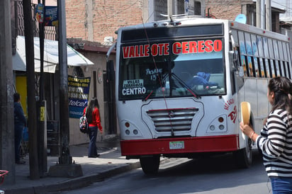 Junto con ediles del PRI, la fracción de Morena del Cabildo del Ayuntamiento de Torreón se opuso la semana pasada al incremento en las tarifas del pasaje del transporte público urbano. (FERNANDO COMPEÁN)