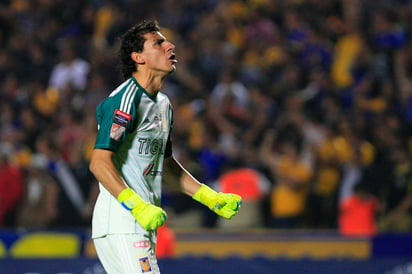 Nahuel Guzmán enfrentará con Tigres a los Guerreros del Santos Laguna en la Concacaf Liga de Campeones.