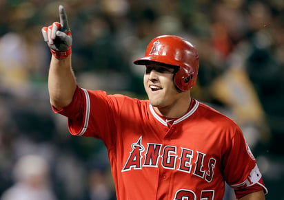 Mike Trout ganaría 432 millones de dólares las próximas 12 temporadas con los Angelinos.